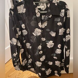 Equipment blouse / black florals / slightly oversized fit with length